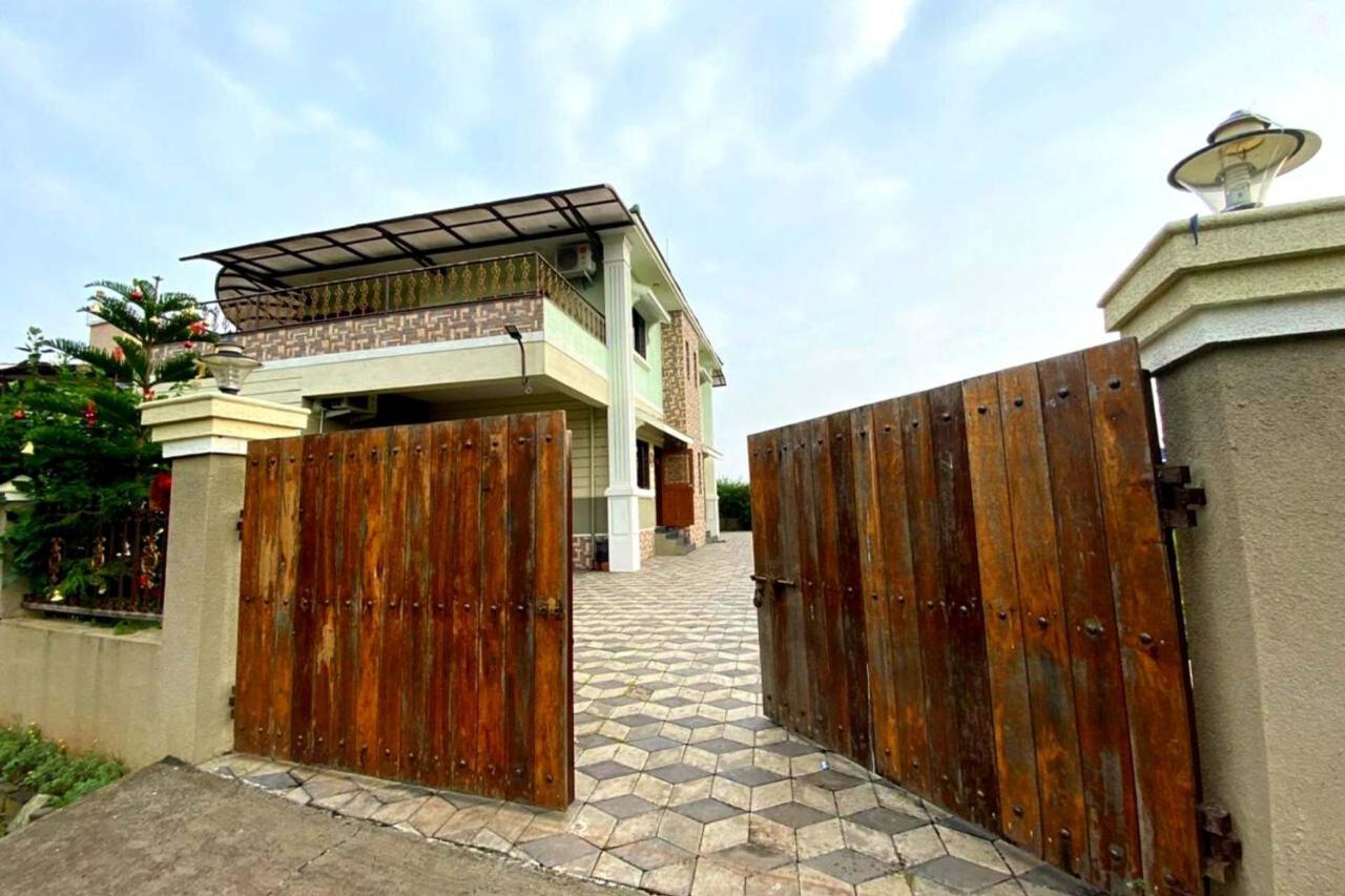 Nessies Nagaon Vila Alībāg Exterior foto